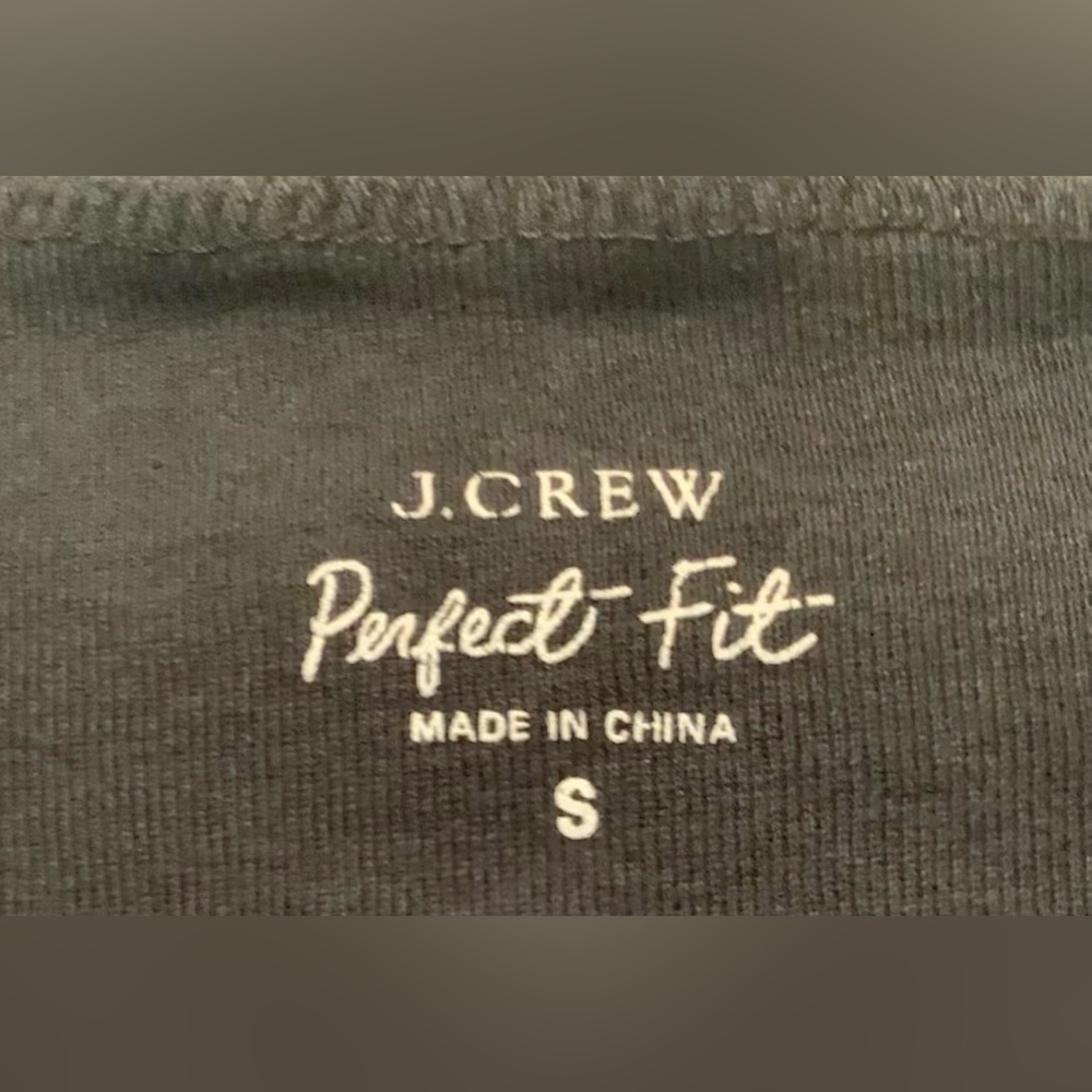 Women's Small Stretchy Perfect Fit J. Crew Black Short Sleeve Tee - Picture 3 of 9